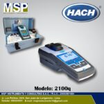 Turbidímetro portátil Hach 2100Q con pantalla digital y maletín de transporte con reactivos.