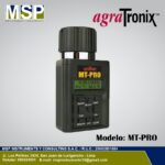 Medidor de humedad de granos AgraTronix MT-PRO portátil con pantalla digital retroiluminada.