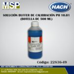 Botella de 500 ml de solución buffer de calibración de pH 10.01 marca Hach en color azul.
